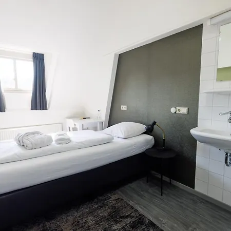 Landgoed De Grote Beek Bed and Breakfast Αϊντχόφεν