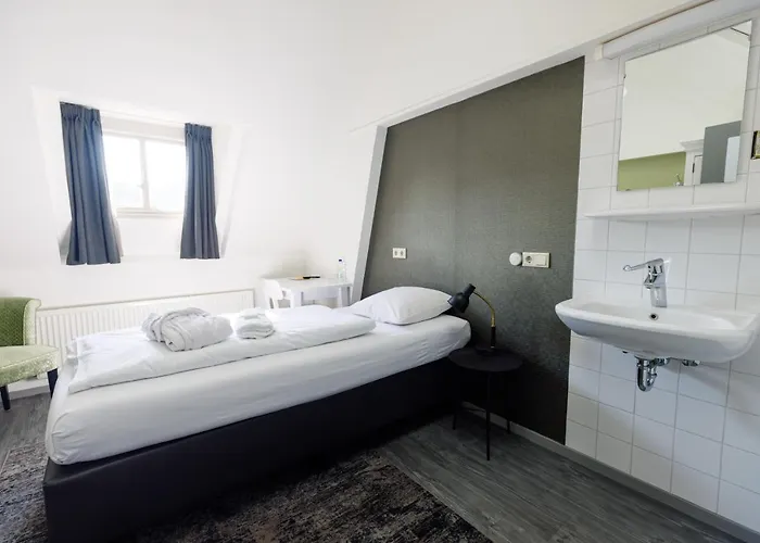 Landgoed De Grote Beek Bed and Breakfast Αϊντχόφεν